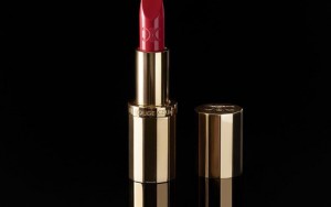 PHOENIX SHOP CELINE chuẩn bị ra mắt son môi, bước đi dễ đoán nhưng liệu có “flop”?